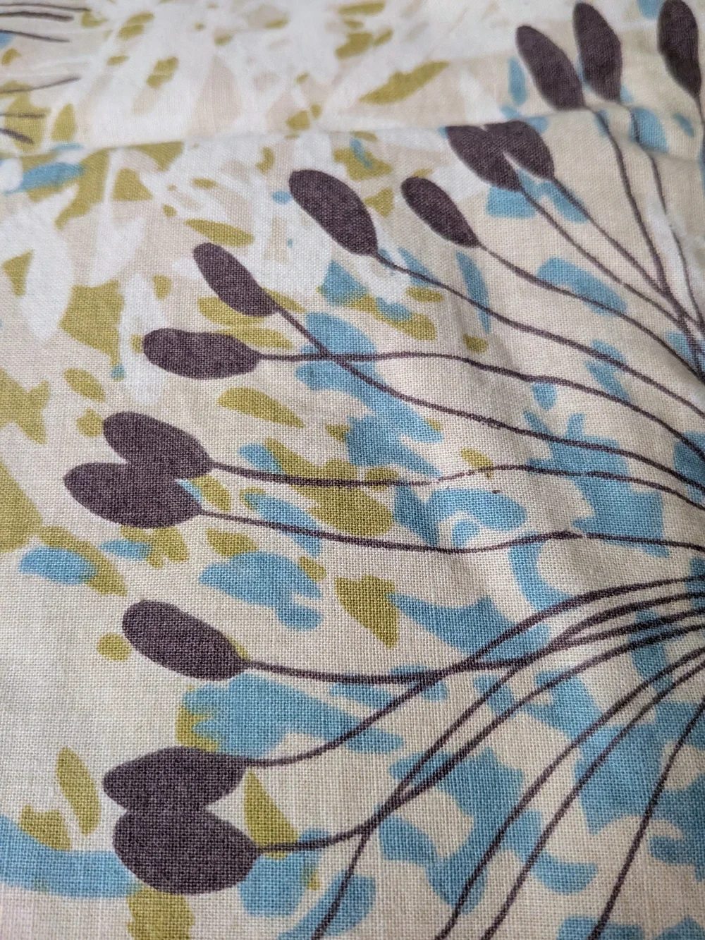 Tahari Full/Queen Duvet Cover in Pale Blue, Cream & Soft Green, 100% Cotton
